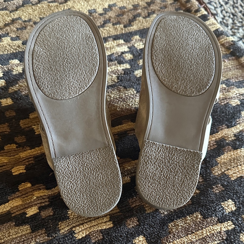 Very G Women's Taupe Mules - Picture 7 of 8